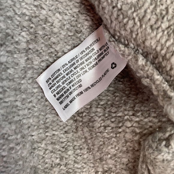 OshKosh B'gosh Gray Embroidered Acrylic Cotton Shrug Hooded Sweater sz 3T - Picture 3 of 5